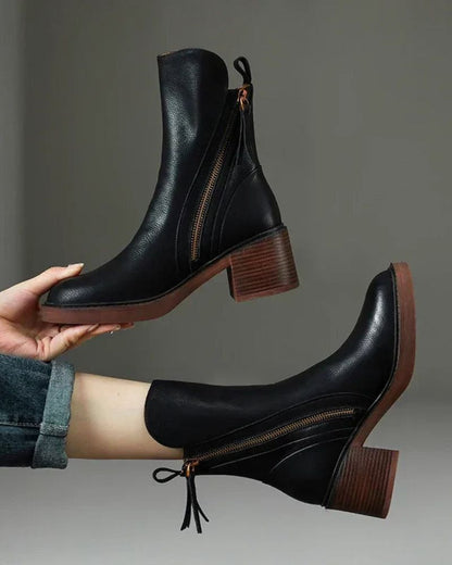 Bota Elegante de Tacón