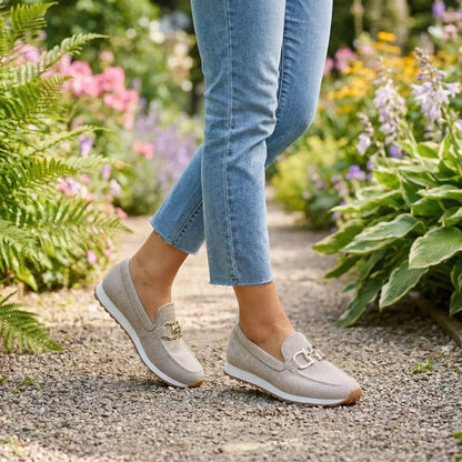 Zapatilla Tipo Mocasín con Detalle Dorado