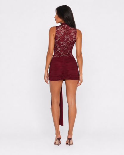 Vera | Vestido Corto de Encaje con Lazada en la Cadera