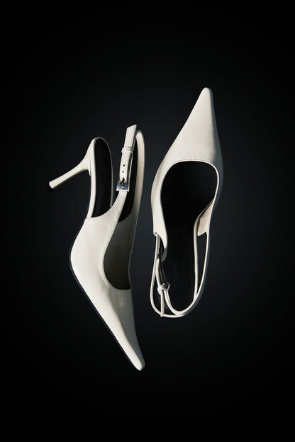 Zapato de Tacón Destalonado de Charol Blanco