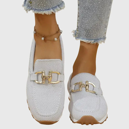 Zapatilla Tipo Mocasín con Detalle Dorado