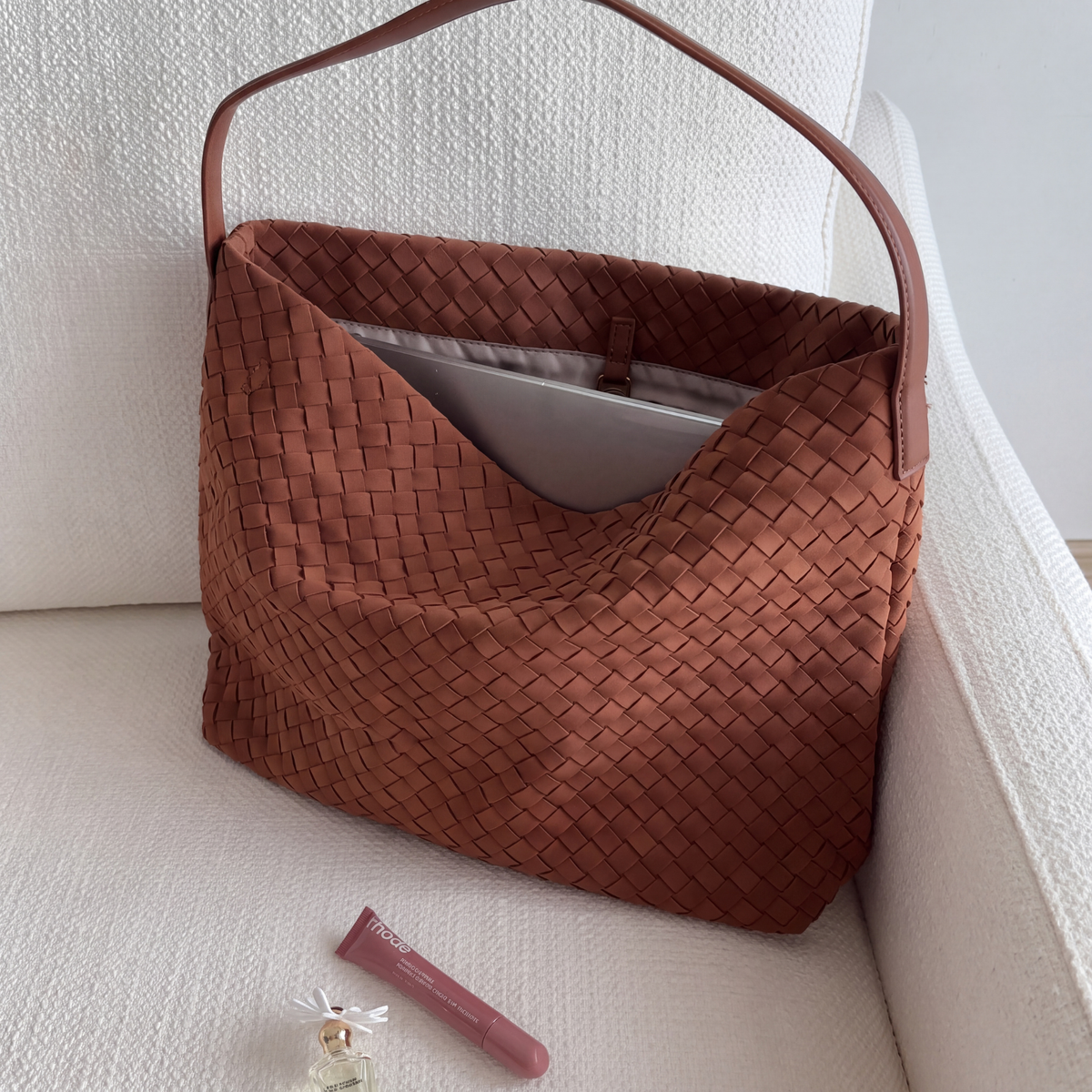 Bolso Tote Brielle de Gamuza