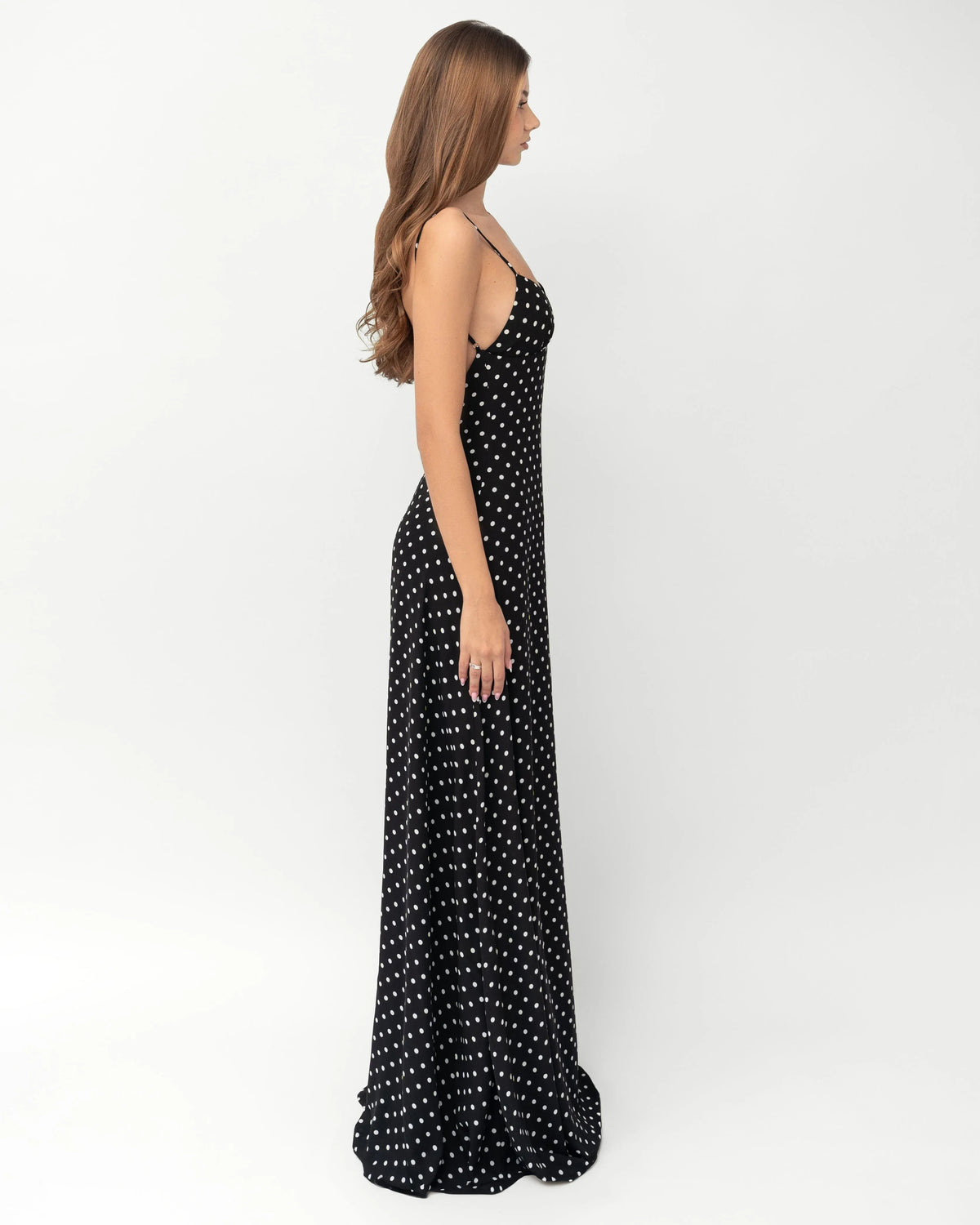 Andrea | Vestido Largo de Lunares con Pañuelo