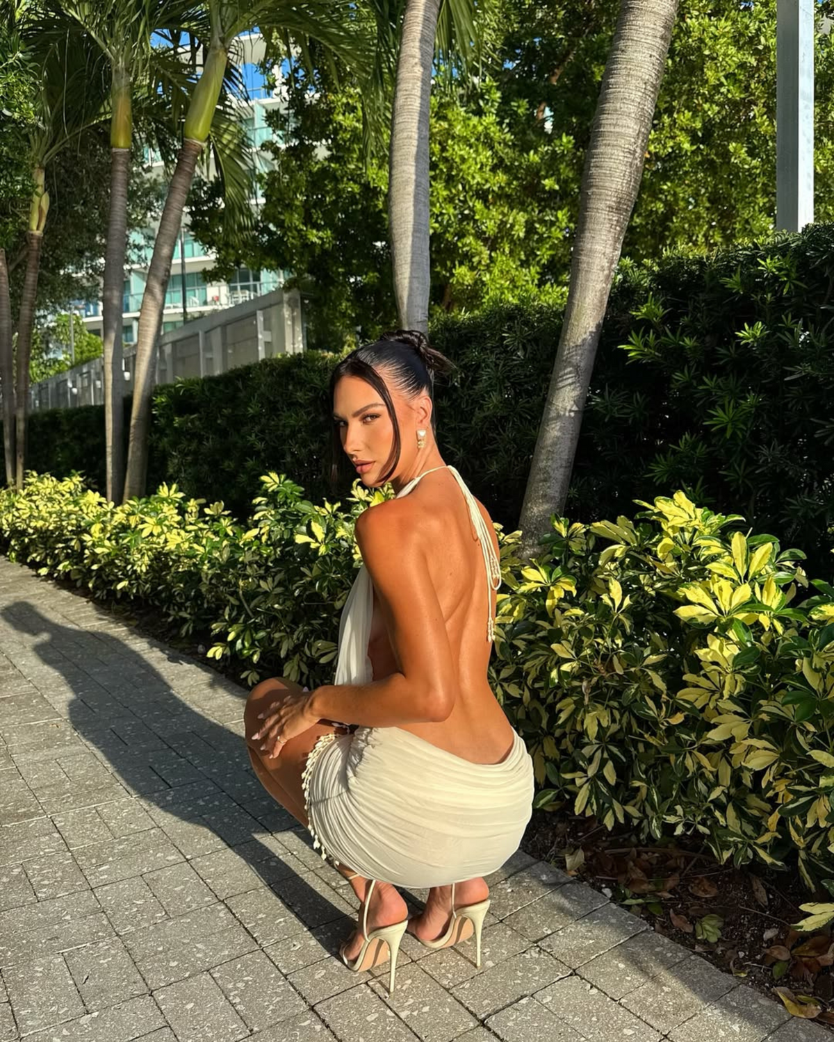 Belén | Vestido Corto Halter con Flecos de Perlas
