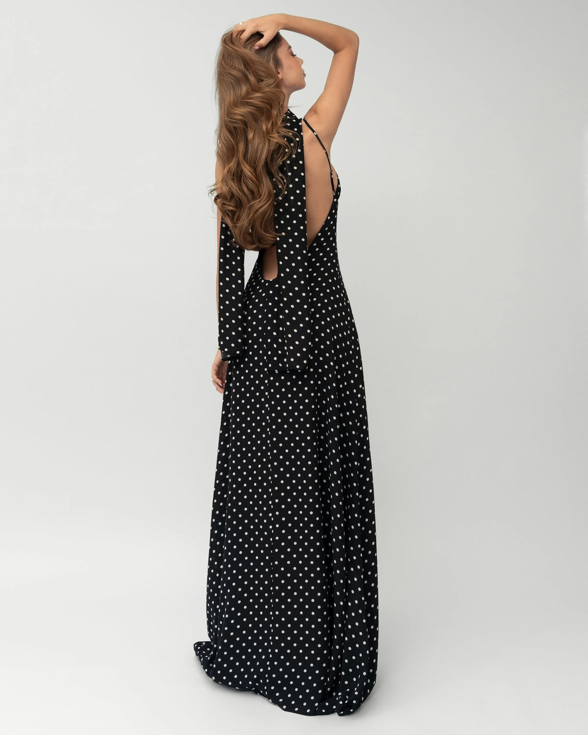 Andrea | Vestido Largo de Lunares con Pañuelo