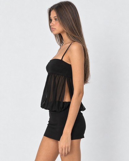 Amaia | Vestido Corto con Capa de Tul