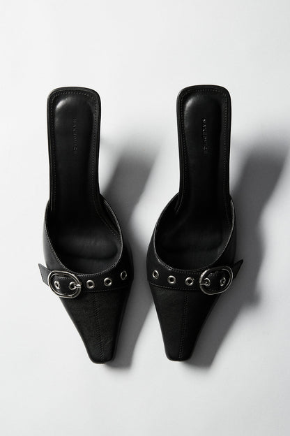 Zapato de Tacón con Puntera Cincelada Negro