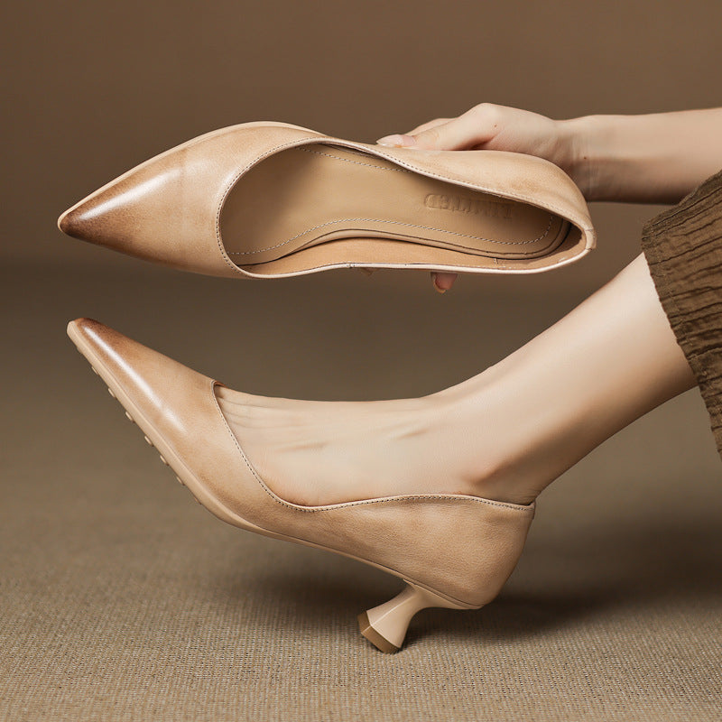 Zapato de Salón de Piel con Punta Fina
