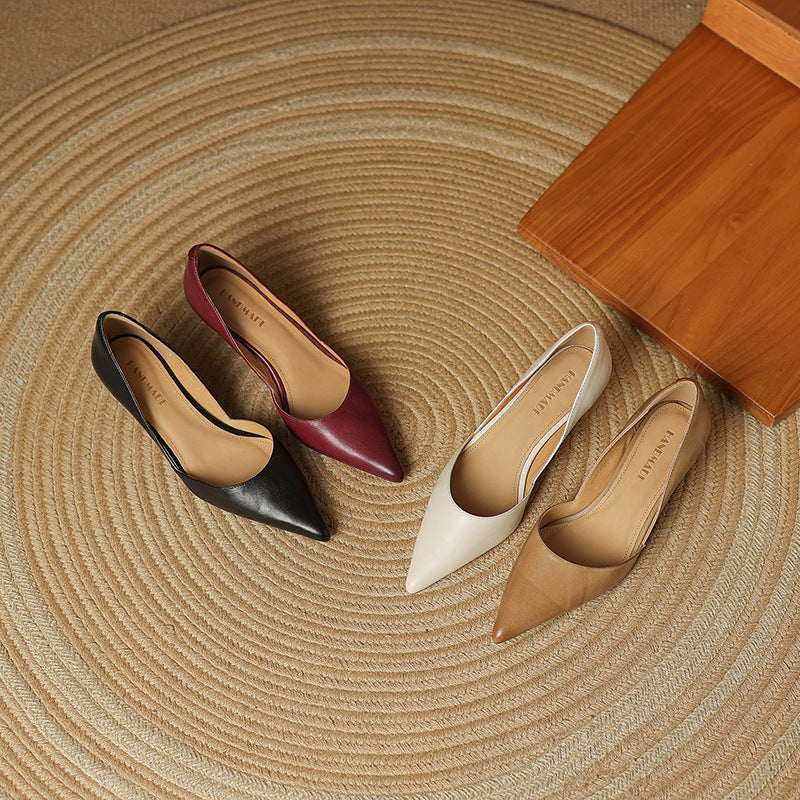 Zapato de Salón de Piel con Tacón Bajo