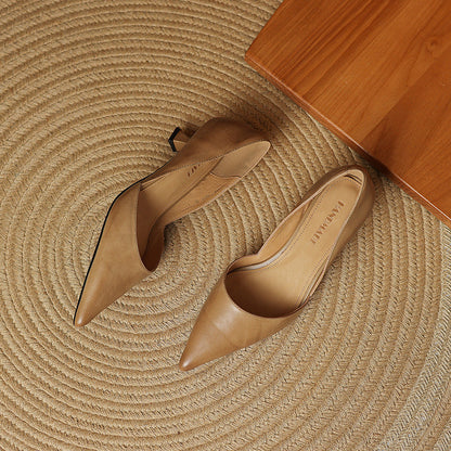 Zapato de Salón de Piel con Tacón Bajo