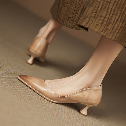 Zapato de Salón de Piel con Punta Fina
