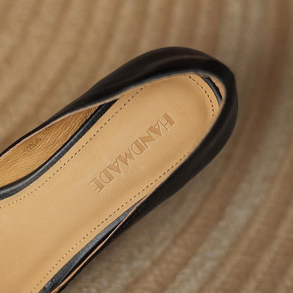 Zapato de Salón de Piel con Tacón Bajo