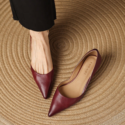 Zapato de Salón de Piel con Tacón Bajo