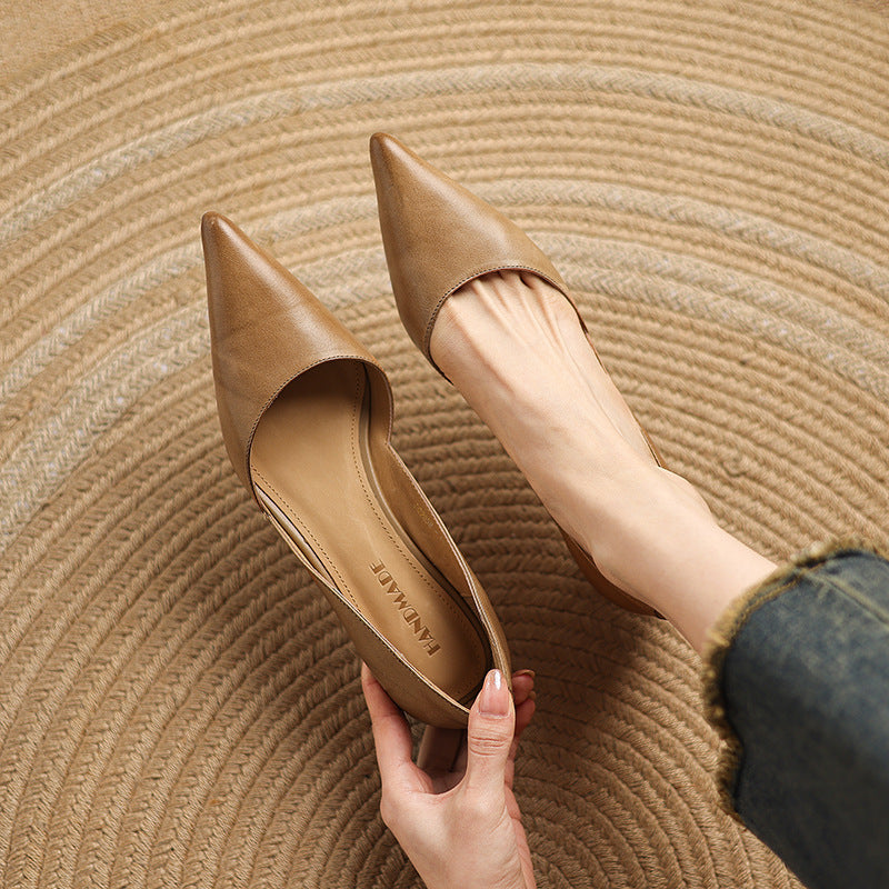 Zapato de Salón de Piel con Tacón Bajo