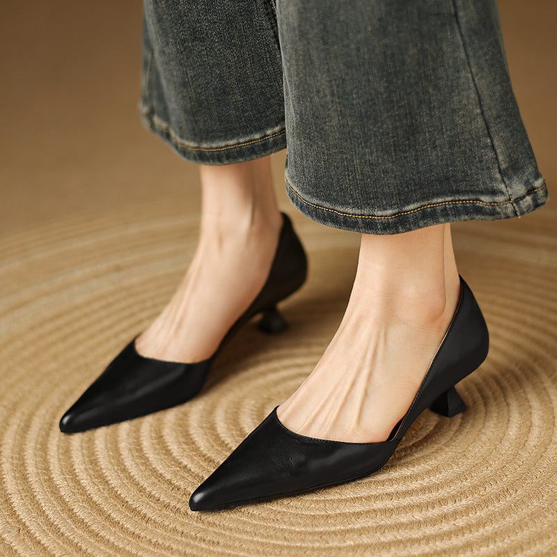 Zapato de Salón de Piel con Tacón Bajo
