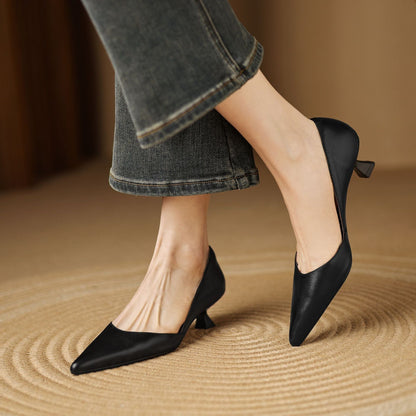 Zapato de Salón de Piel con Tacón Bajo