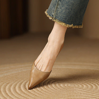 Zapato de Salón de Piel con Tacón Bajo