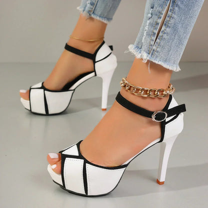 Zapato de Tacón Peep Toe de Piel con Pulsera