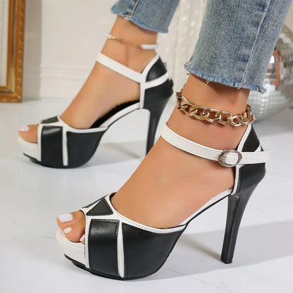 Zapato de Tacón Peep Toe de Piel con Pulsera