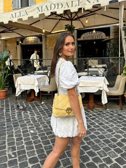 Vanesa | Vestido Corto Bordado con Mangas Abullonadas