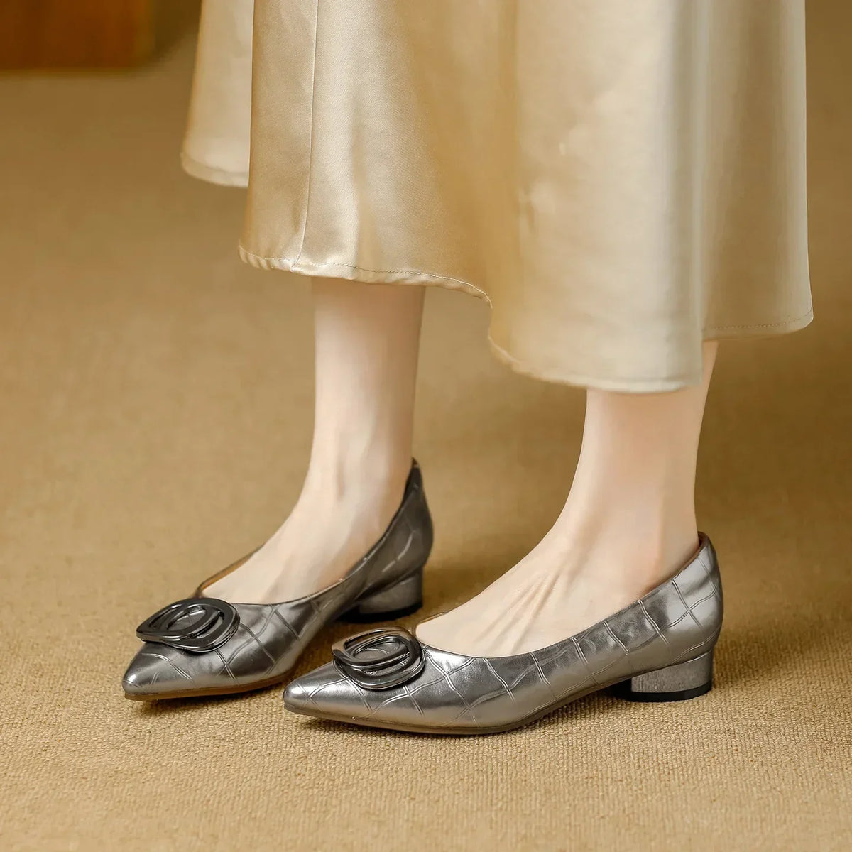 Zapato de Salón con Hebilla y Tacón Ancho