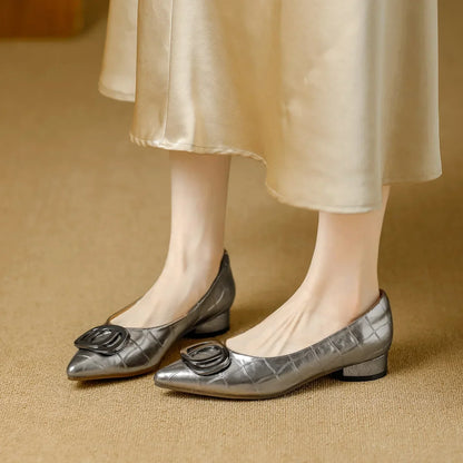 Zapato de Salón con Hebilla y Tacón Ancho