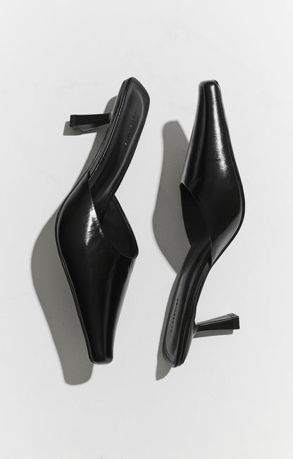 Zapato de Tacón de Piel Brillante Negro