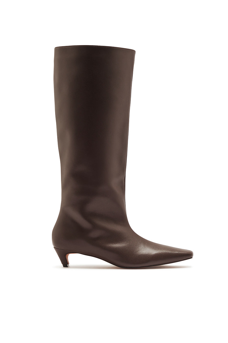Bota de Punta Cuadrada con Tacón Bajo Café