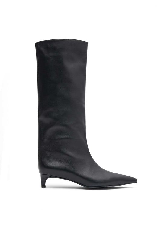 Bota de Punta Fina con Tacón Bajo Negra