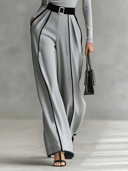 Conjunto de top de manga larga y cuello alto con ribete blanco, pantalón de pierna ancha y cinturón