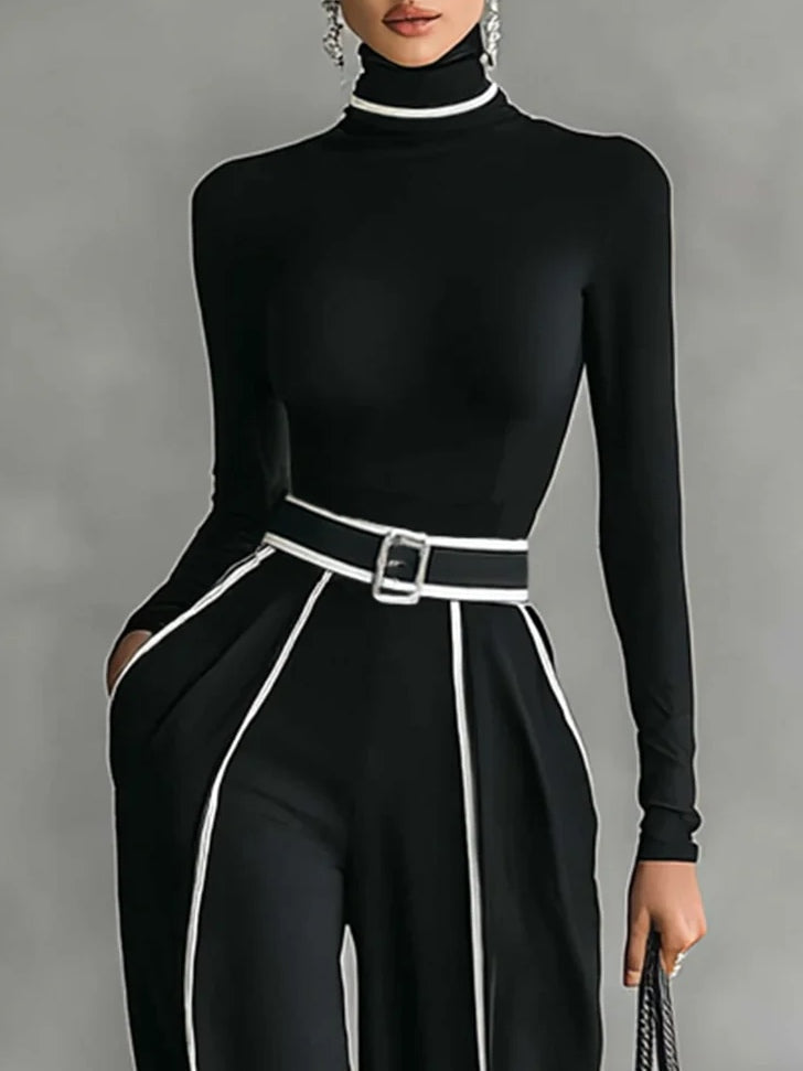 Conjunto de top de manga larga y cuello alto con ribete blanco, pantalón de pierna ancha y cinturón