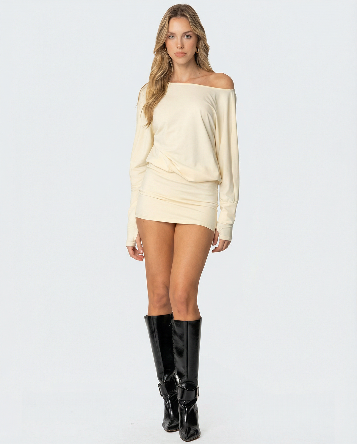 Montse | Vestido Corto de Hombros Caídos con Lazada en la Espalda