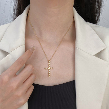 Collar | Cruz Trenzada de Cristal