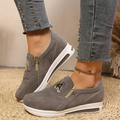 Zapatilla con Plataforma y Cremallera Lateral