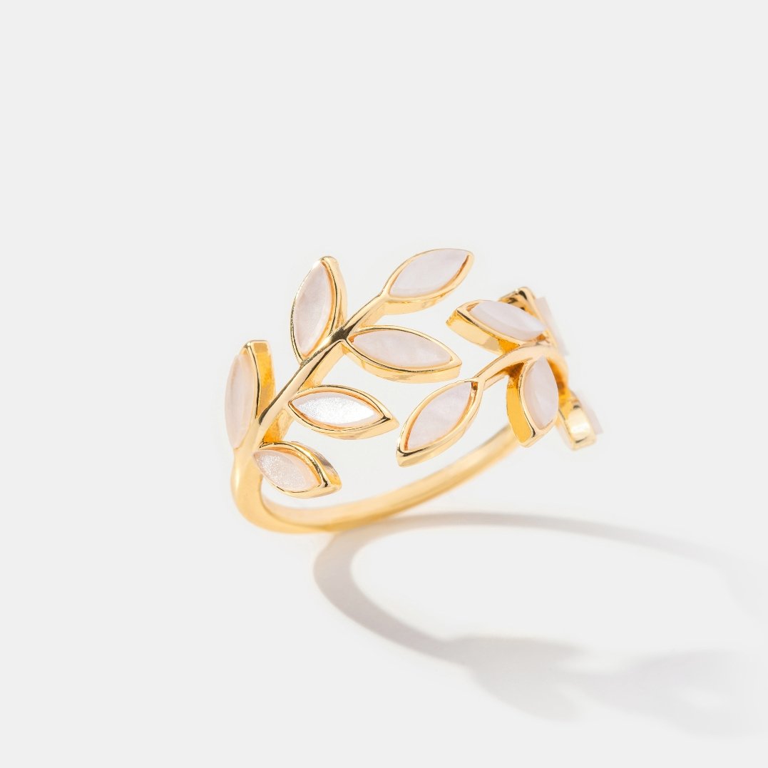 Anillo de hoja de oro