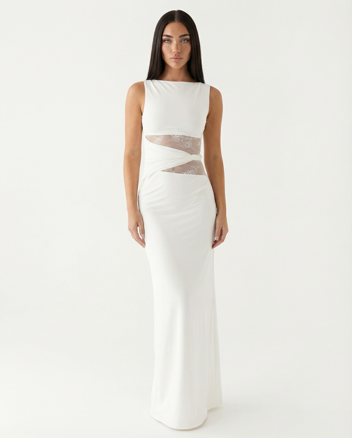 Victoria | Vestido Largo Ceñido con Aberturas de Encaje