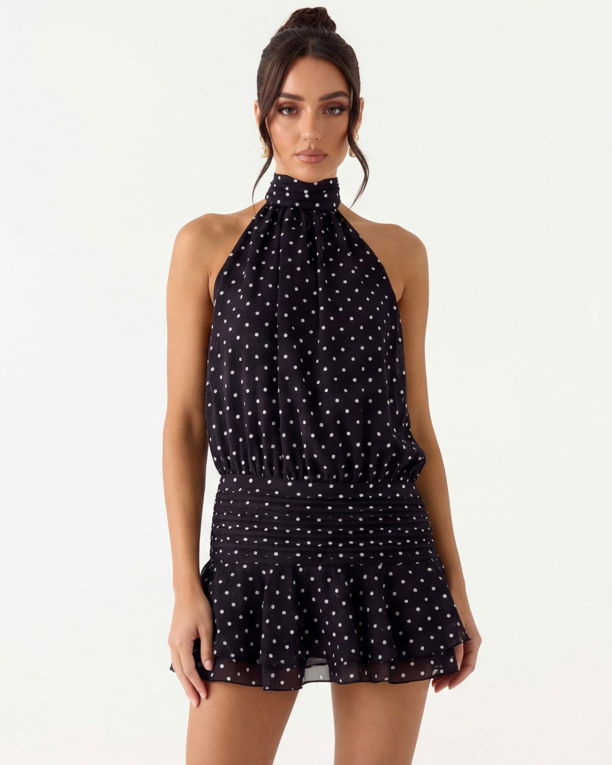 Susana | Vestido Corto Halter de Lunares con Volantes