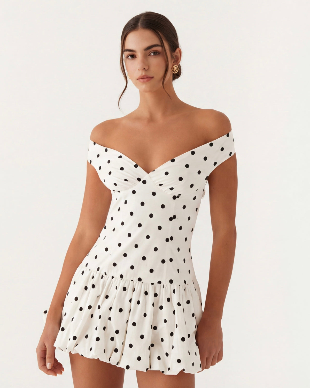 Nuria | Vestido Corto de Lunares con Hombros Caídos