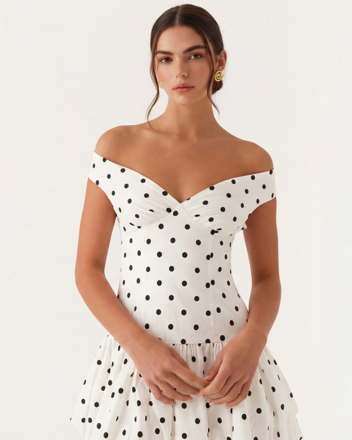 Nuria | Vestido Corto de Lunares con Hombros Caídos