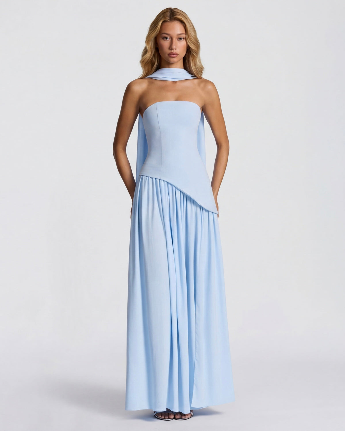 Abril | Vestido Largo Palabra de Honor con Pañuelo