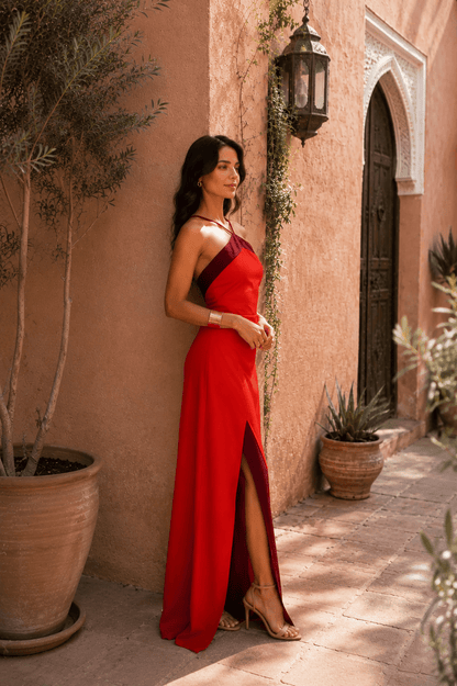Elisa | Vestido largo de cuello halter con abertura