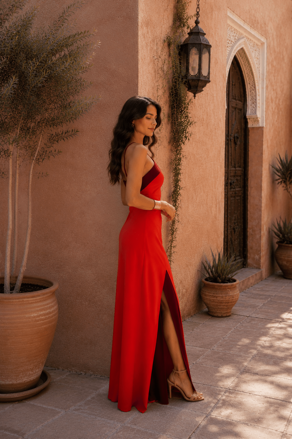 Elisa | Vestido largo de cuello halter con abertura