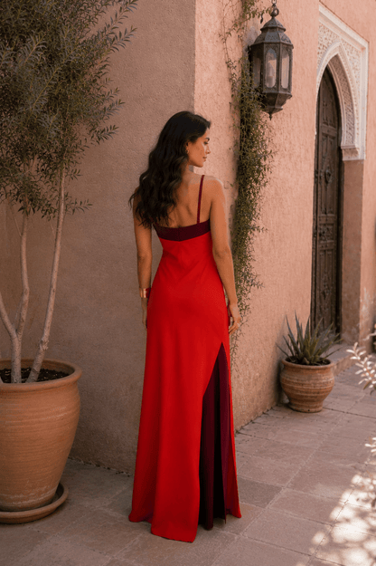Elisa | Vestido largo de cuello halter con abertura
