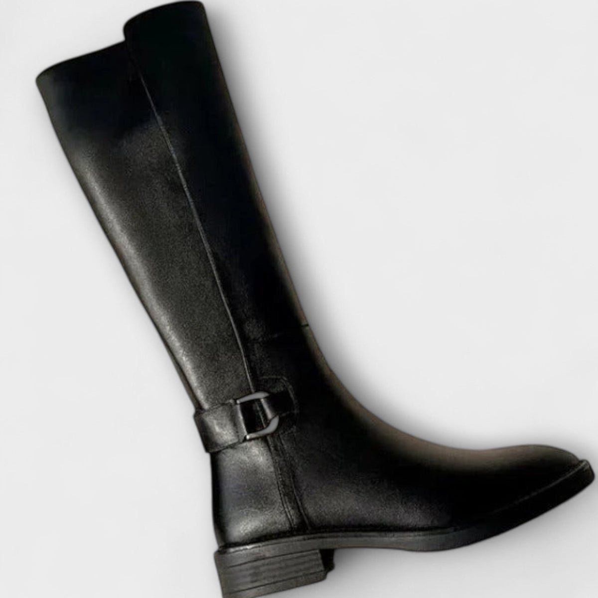 Bota Alta de Piel con Hebilla Negra