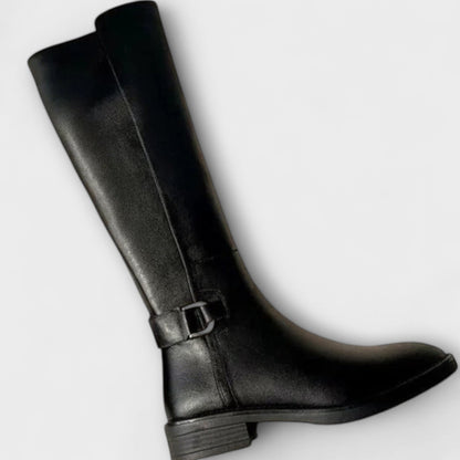 Bota Alta de Piel con Hebilla Negra