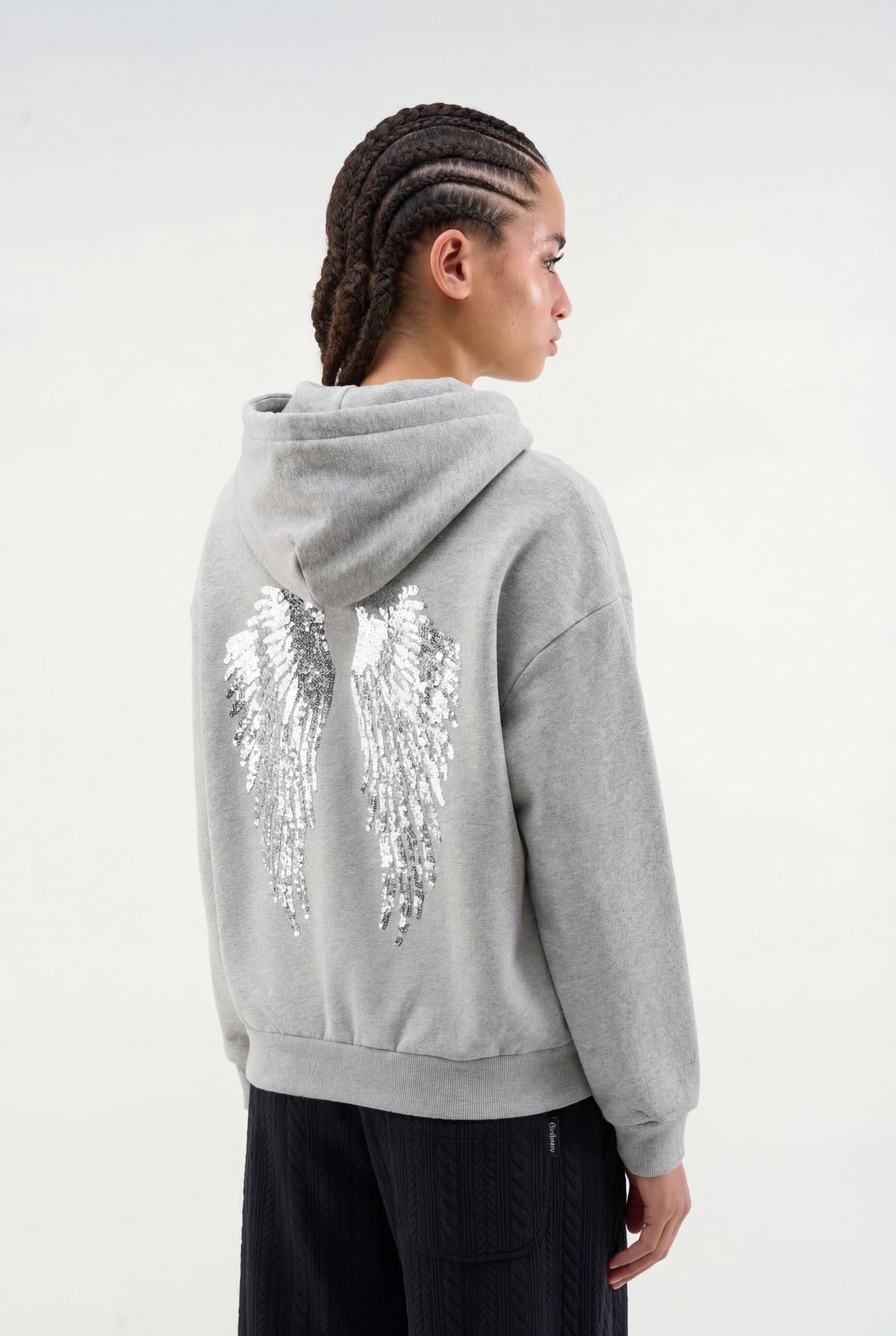 Angélica | Sudadera con Alas Brillantes en la Espalda