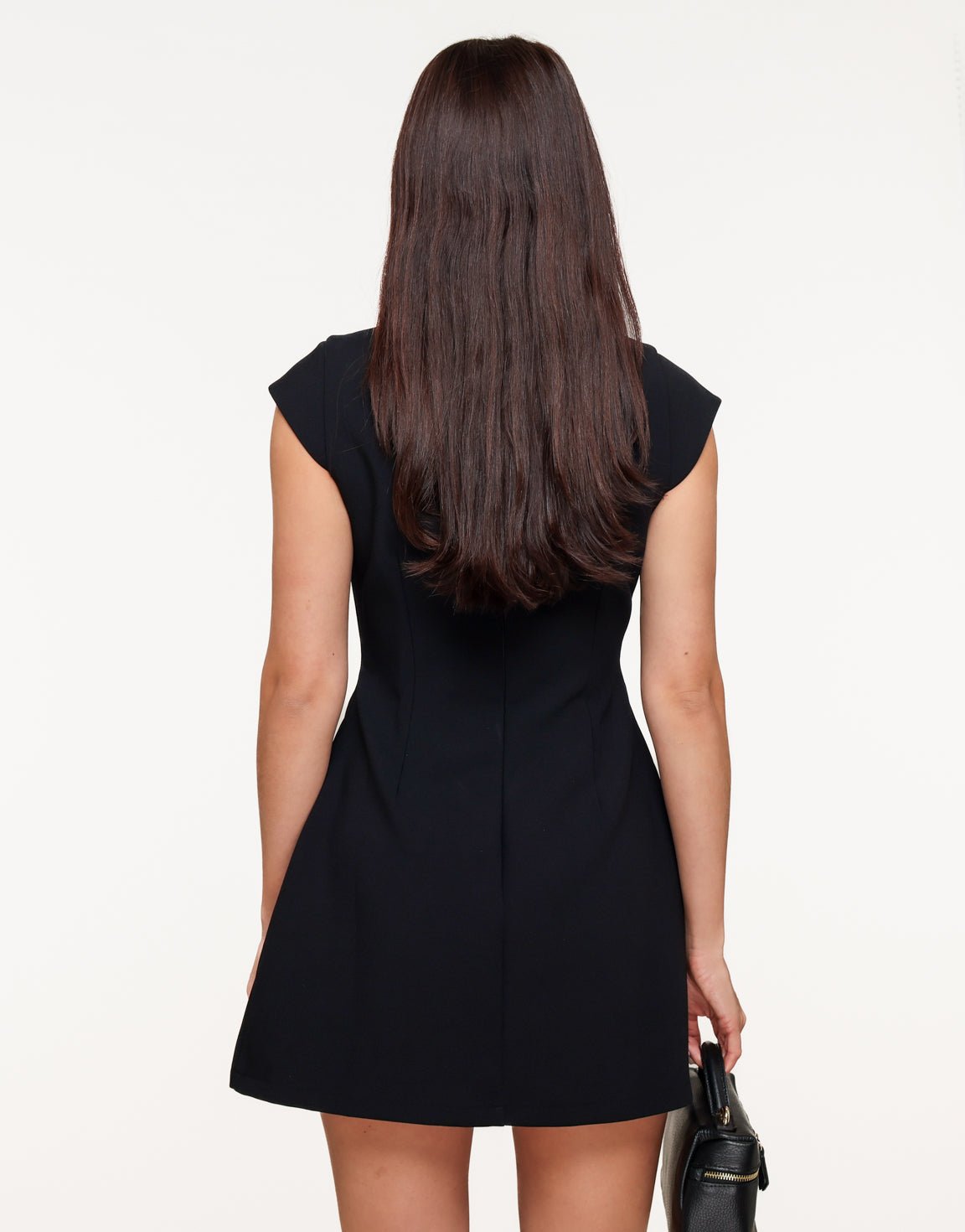Alicia | Vestido Corto Minimalista con Manga Corta